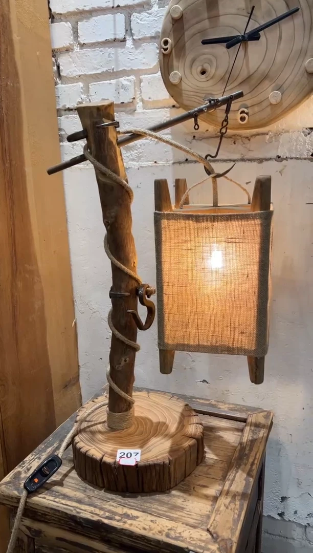 木（非红木类）台灯