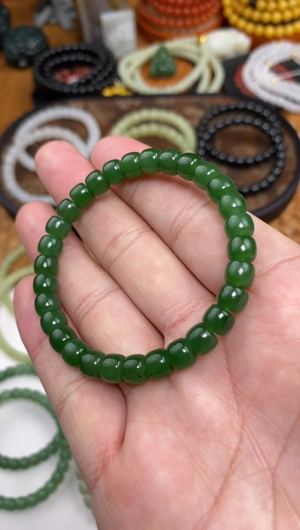 颈饰未镶嵌和田玉手串