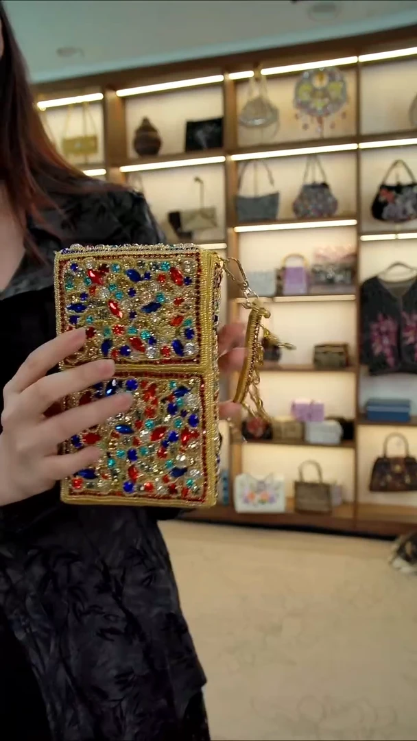 织物百格汇手工串珠包