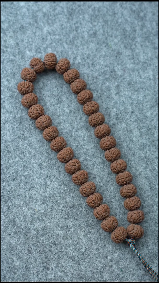 吊坠金刚菩提老树王 手持尺寸12 紫红皮 支持下水