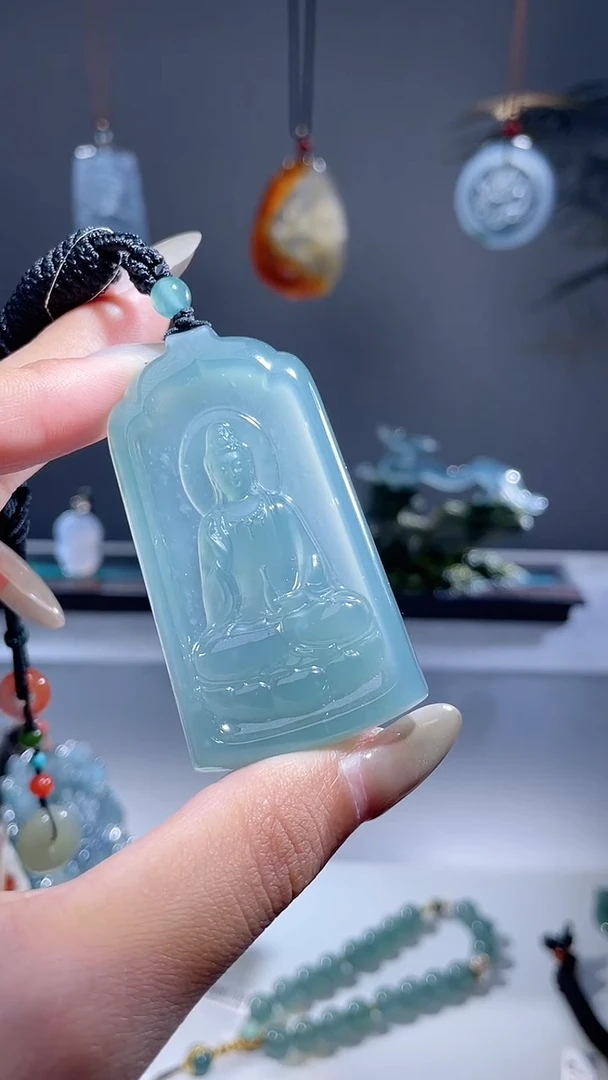 颈饰未镶嵌翡翠观音
