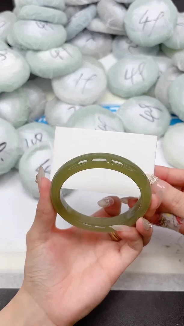 未镶嵌手镯石英质玉109-62.3