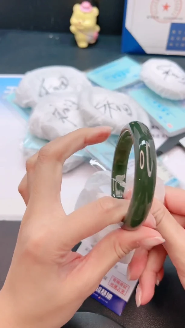 未镶嵌手镯和田玉4G56-54