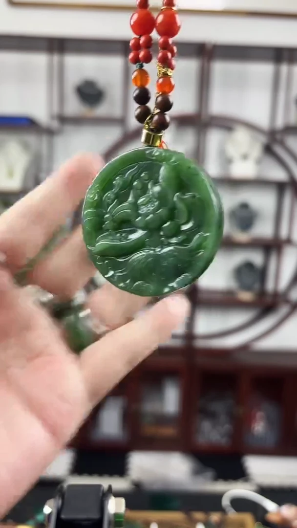 颈饰未镶嵌和田玉花