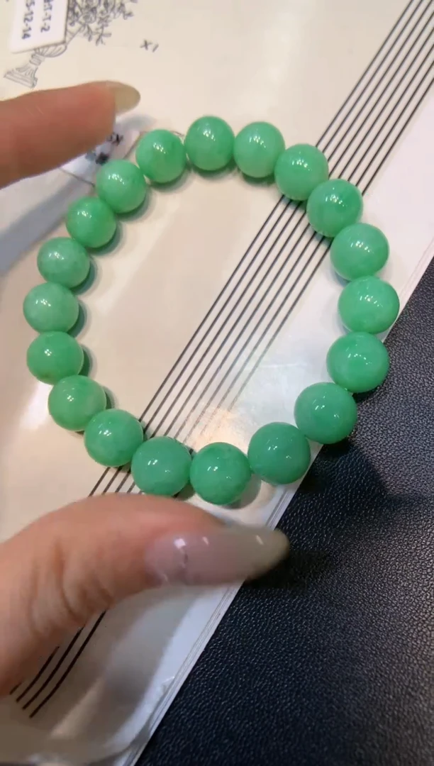 颈饰未镶嵌翡翠手串