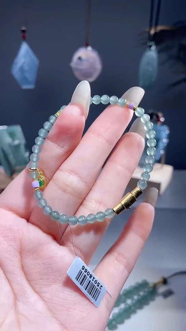 颈饰未镶嵌翡翠手串