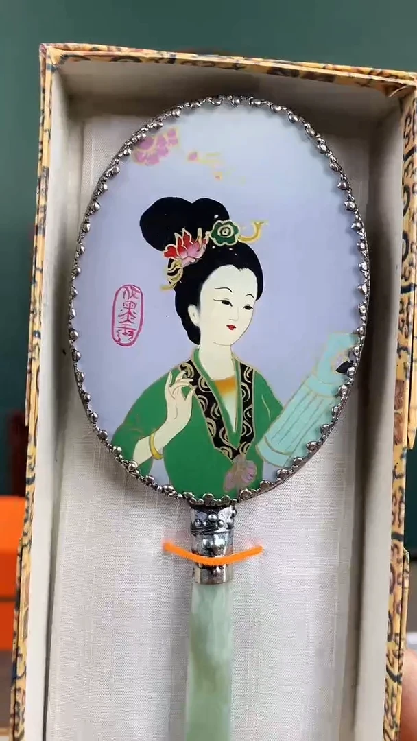 非遗手工人物小镜子