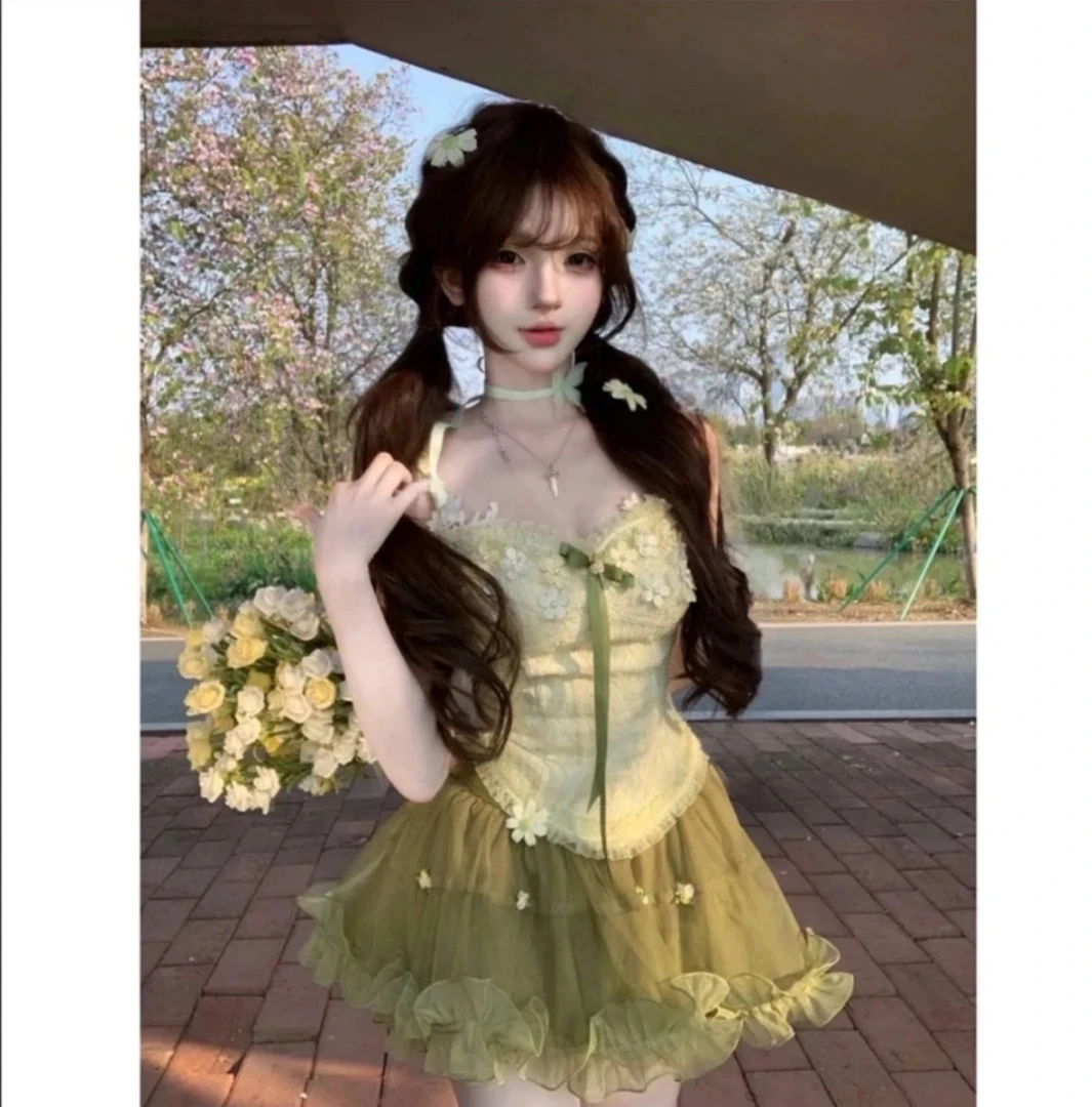 2025春夏修身显瘦纯欲千金风甜美蕾丝花朵吊带上衣网纱半身裙套装