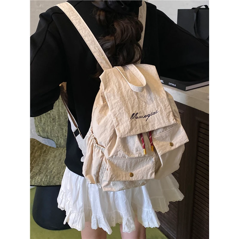 休闲大容量学生上课双肩包2025新款女式轻便尼龙户外时尚潮背包