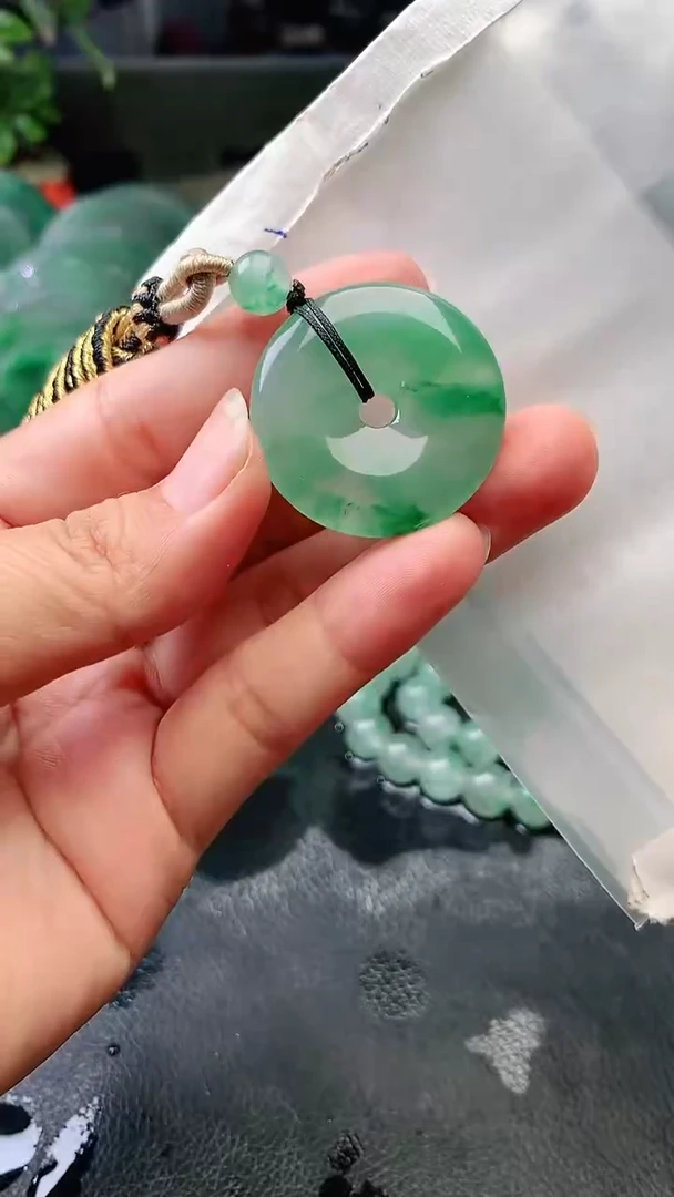 定制石英质玉（非洲翠）平安扣