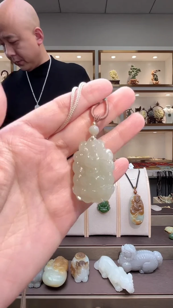 颈饰未镶嵌和田玉苏