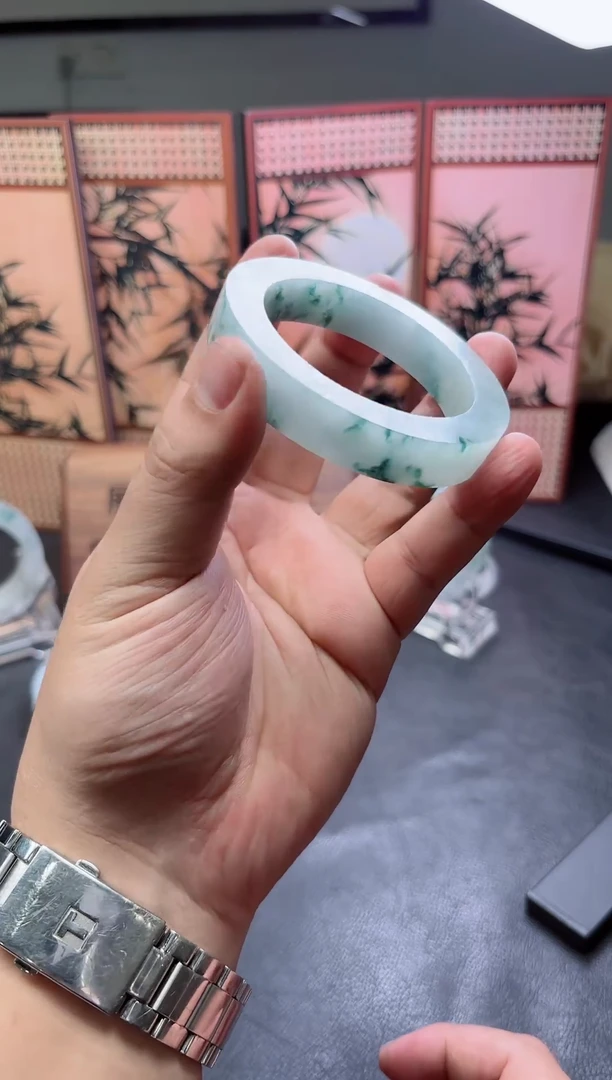 未镶嵌手镯定制翡翠真**家手镯定制