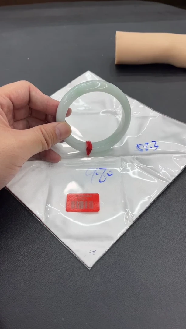 未镶嵌手镯翡翠翡翠手镯