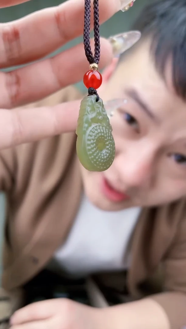 【闪购商品】和田玉挂件未镶嵌拍一发一，多样性发货！