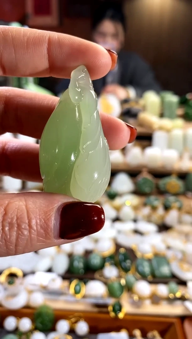 【闪购商品】和田玉吊坠未镶嵌。