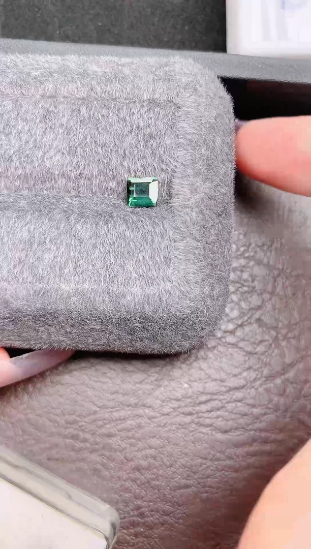 未镶嵌珠宝半成品碧玺0.8ct拉贡色天然碧玺裸石