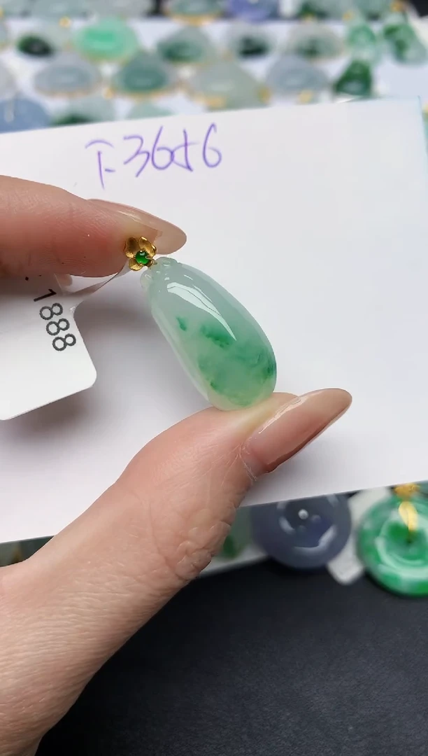 颈饰18K金镶嵌翡翠天然缅甸A货翡翠百元以上9元证书费自理