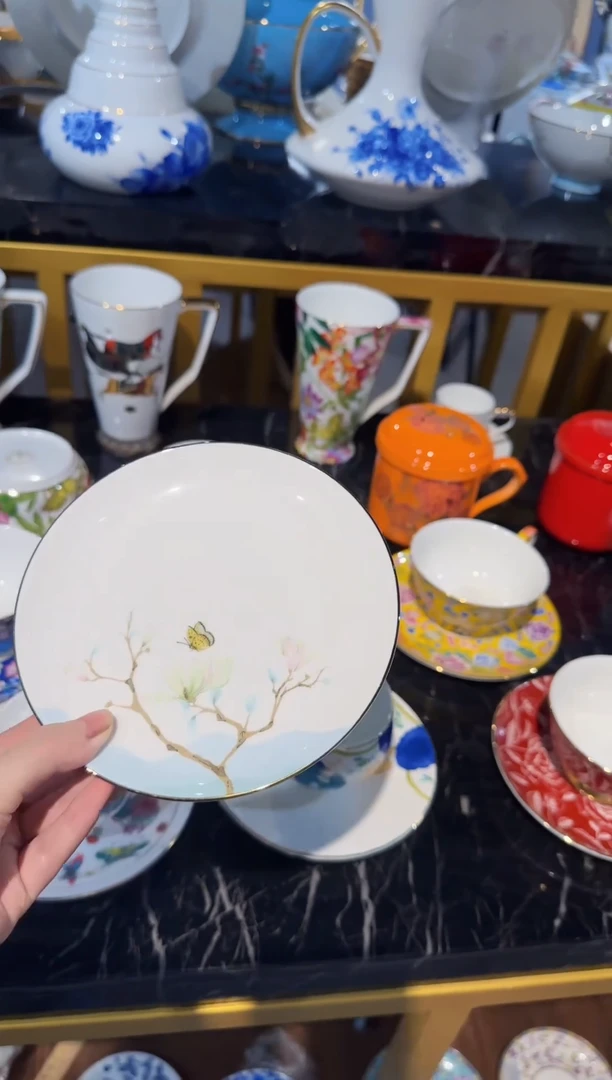 骨瓷蝶恋花骨碟拍一发二
