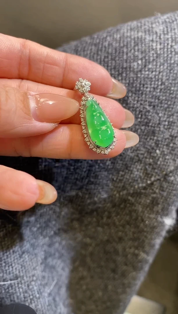 吊坠(不含链)18K金镶嵌翡翠福豆