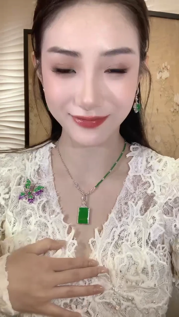 【闪购商品】翡翠吊坠(不含链)18K金镶嵌A52多样性发一件