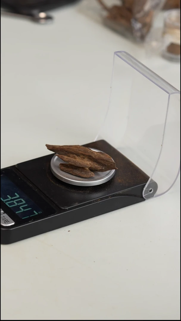 沉香沉香碎屑柬埔寨菩萨树心油 3.8g