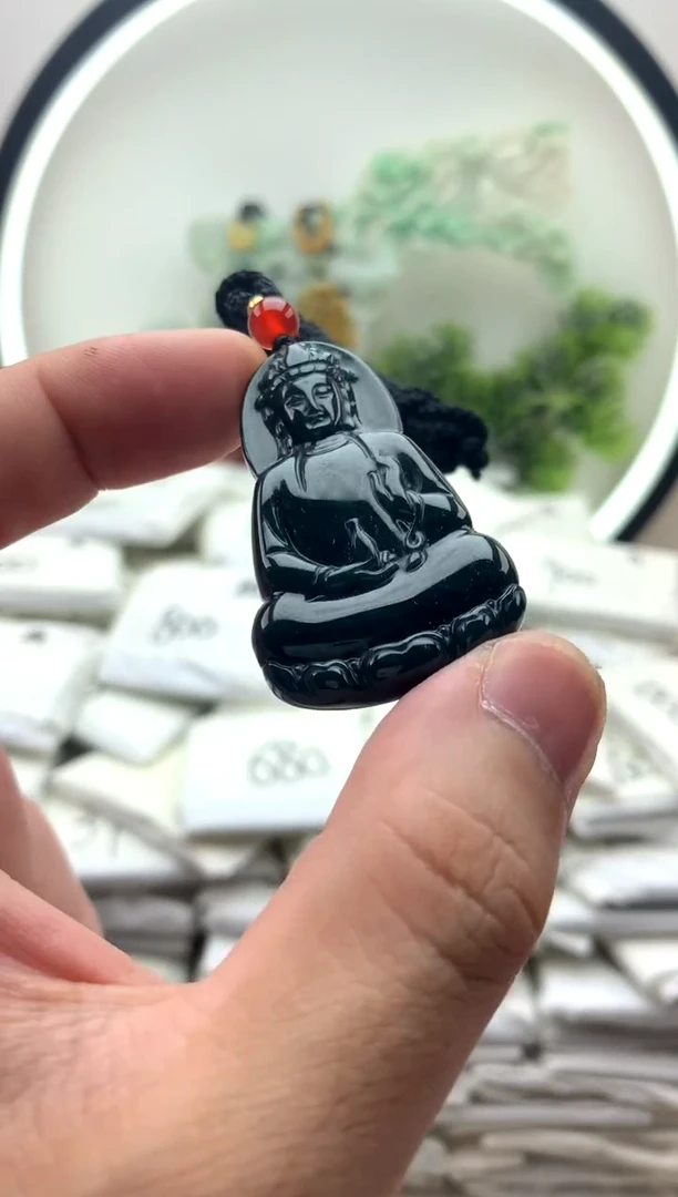 颈饰未镶嵌翡翠小素衣