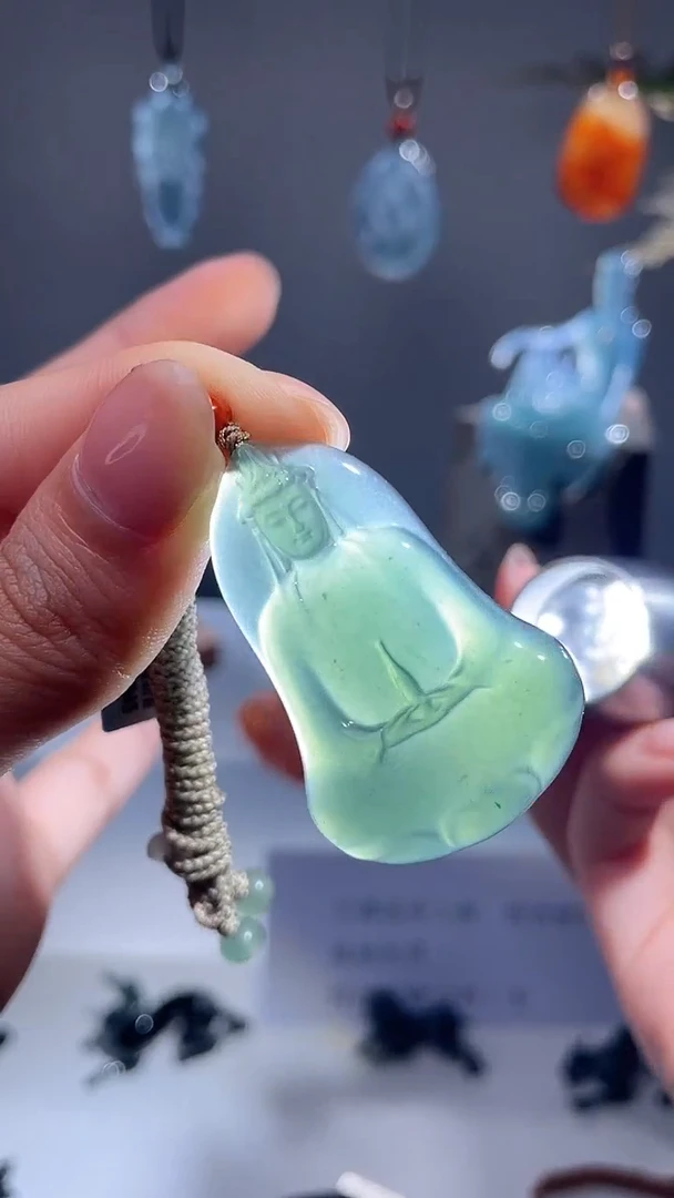 颈饰未镶嵌翡翠观音