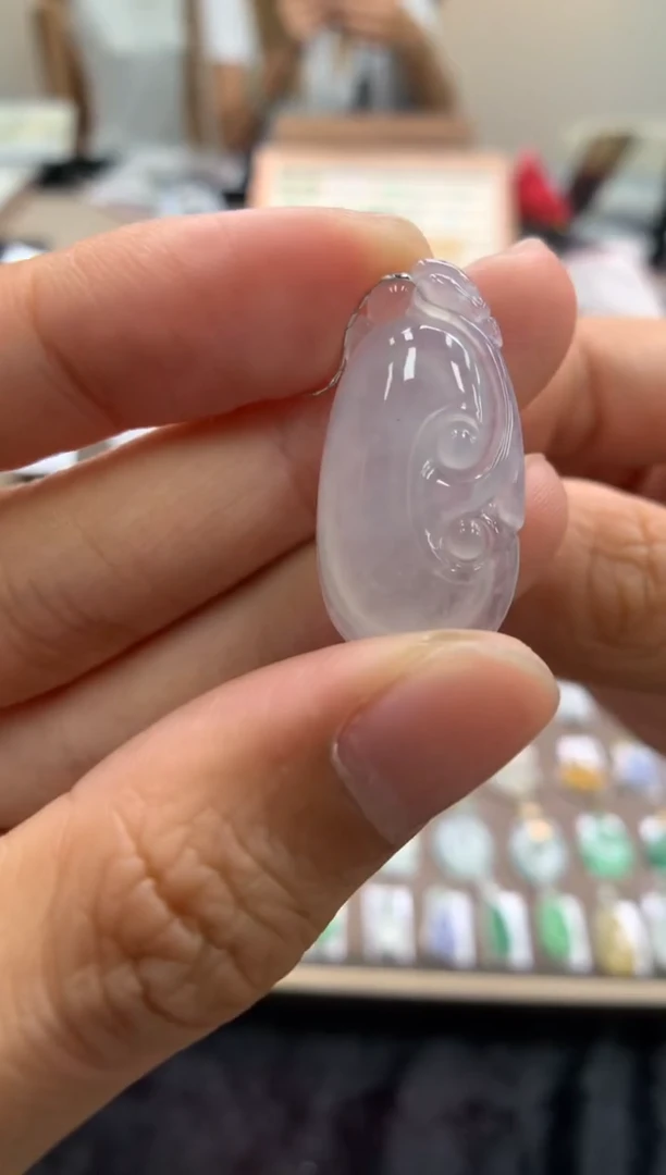 颈饰未镶嵌翡翠如意