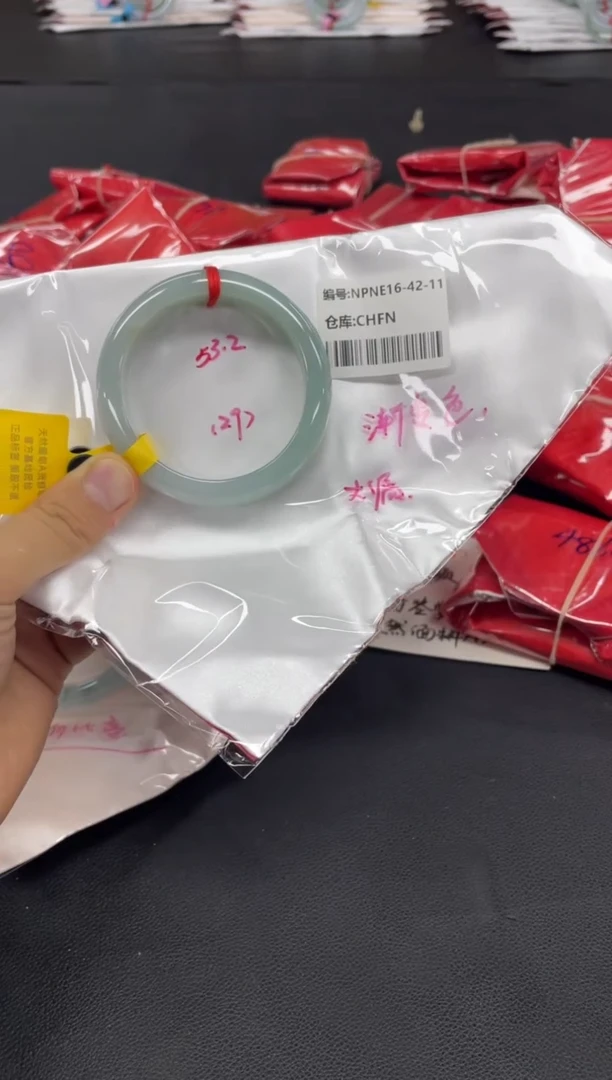 未镶嵌手镯翡翠翡翠手镯