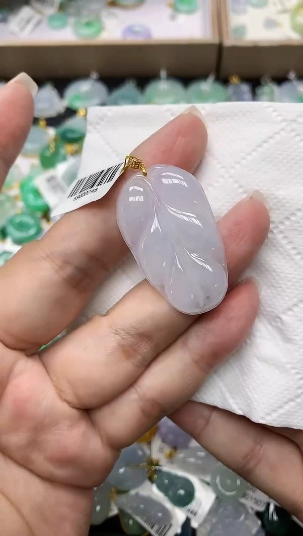 颈饰18K金镶嵌翡翠1111111111