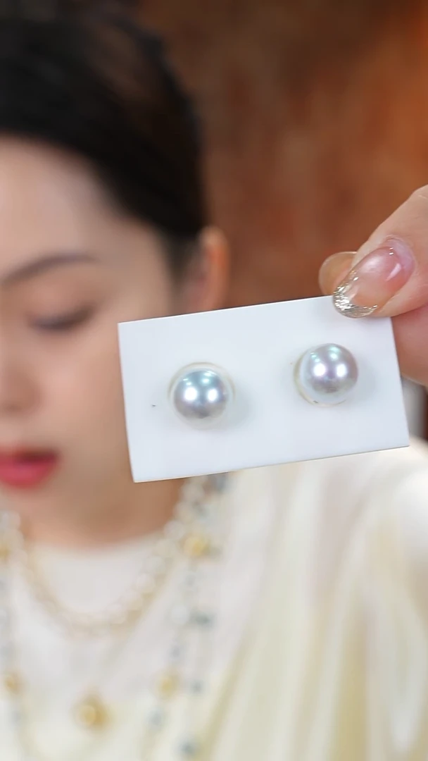 18K金镶嵌耳钉海水珍珠澳白10-11mm