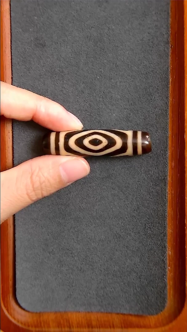 未镶嵌玛瑙/玉髓珠宝半成品梅**茶上肯金刚二四六眼天珠12*50