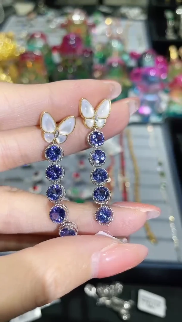 18K金镶嵌坦桑石耳饰