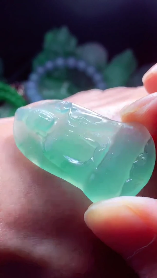 未镶嵌定制翡翠八****?翡翠毛货定制f