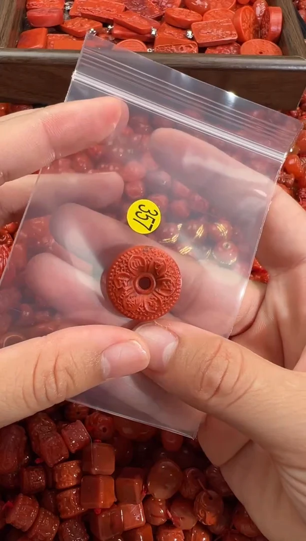 南红玛瑙未镶嵌颈饰01
