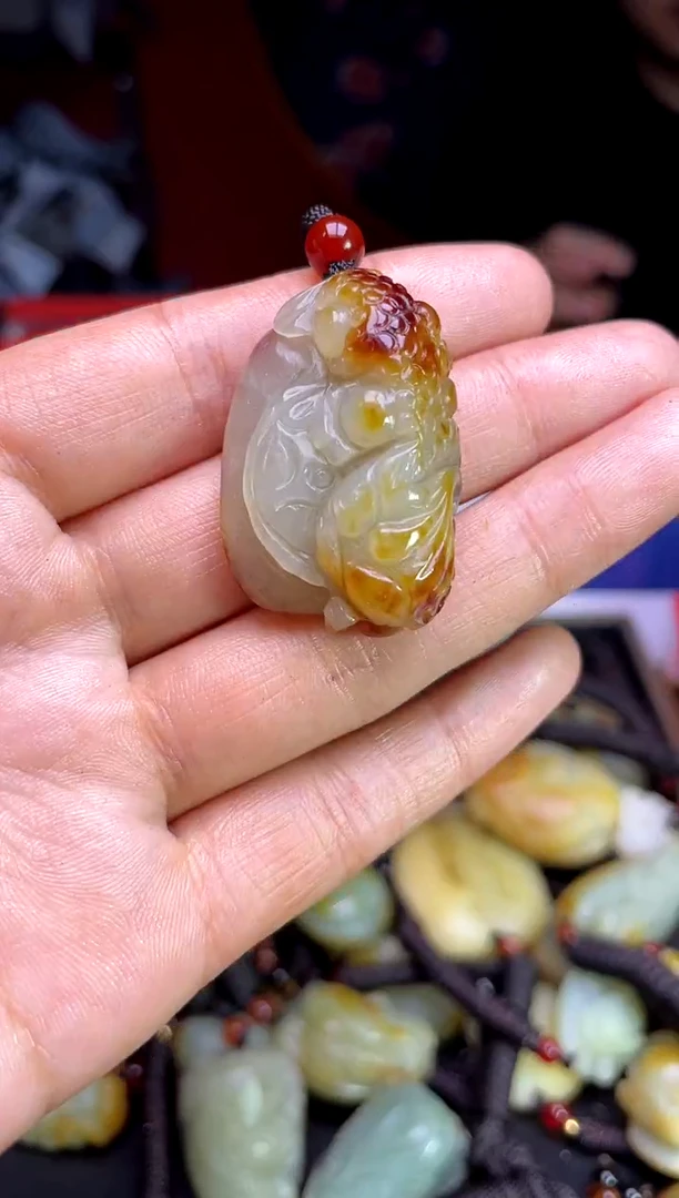 和田玉未镶嵌颈饰1