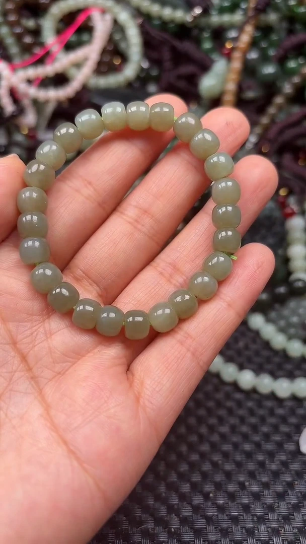 和田玉未镶嵌颈饰1