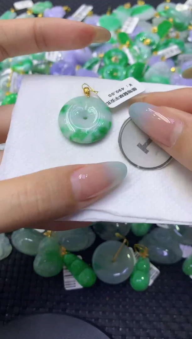 颈饰未镶嵌翡翠天然缅甸翡翠A货