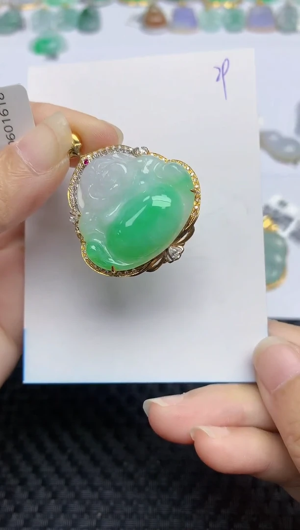 翡翠18K金镶嵌颈饰天然翡翠A货