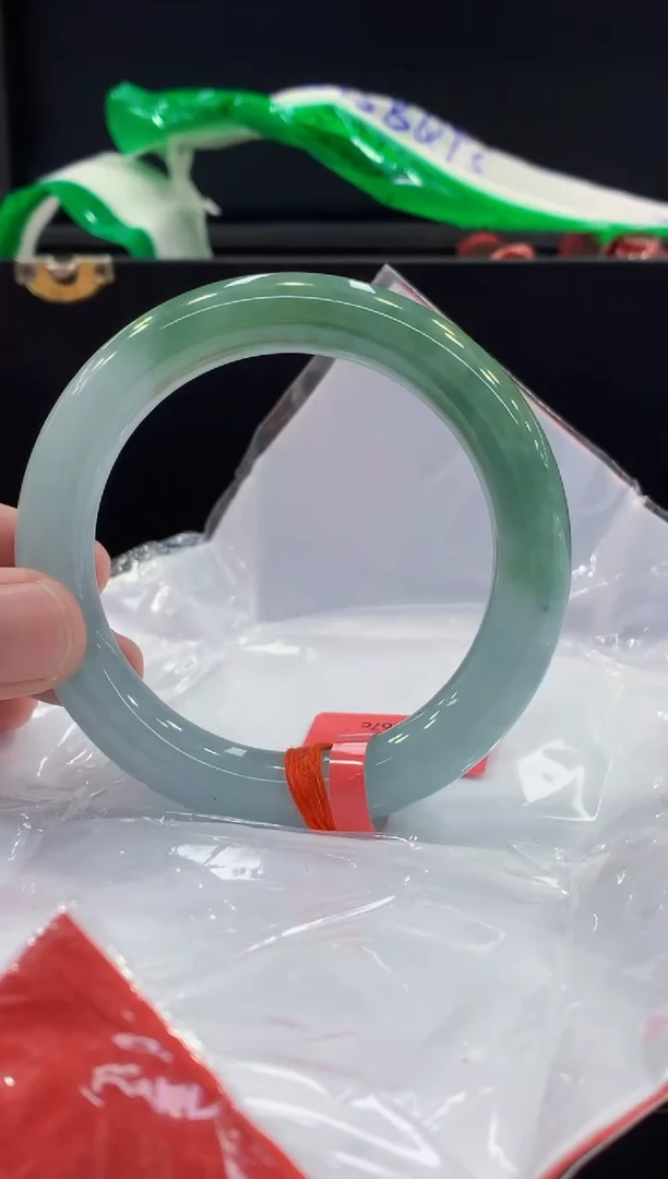 未镶嵌手镯翡翠翡翠手镯