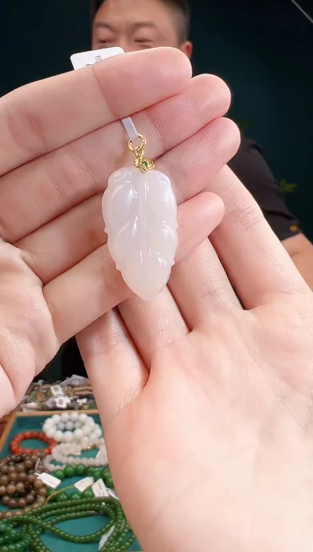 颈饰未镶嵌和田玉一物一证 拍一单发一个