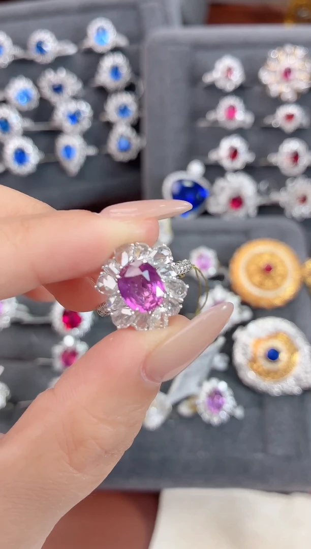 戒指彩色蓝宝石18K金镶嵌-2.58克拉*无烧紫蓝宝