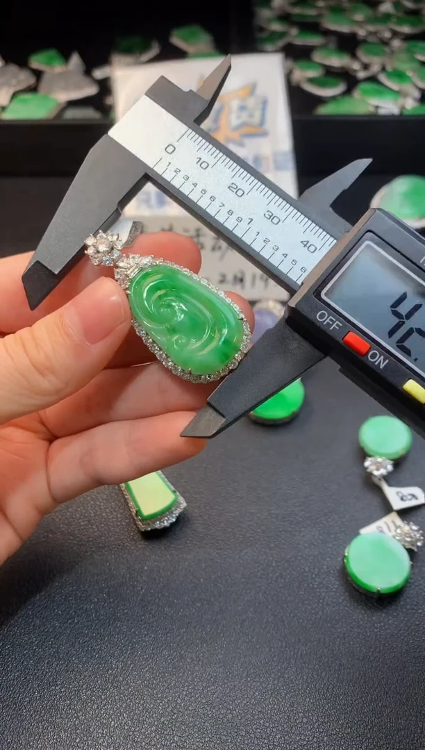 【闪购商品】翡翠颈饰银S925镶嵌翡翠1