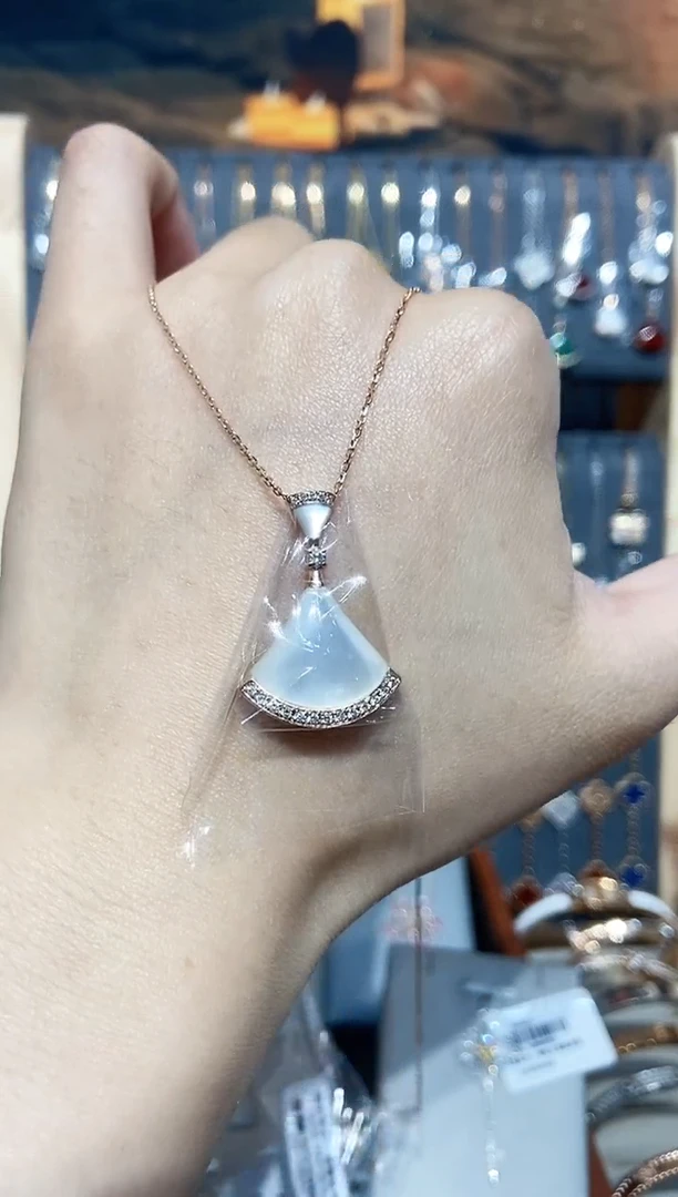 套链钻石18K金镶嵌有****?钻石K玫大白裙