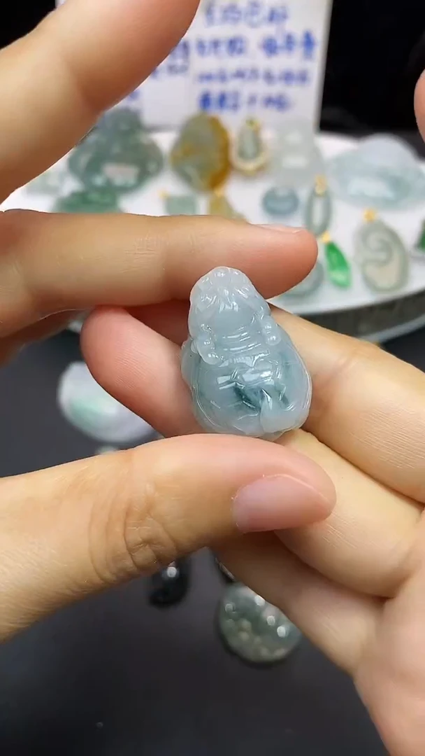 颈饰未镶嵌翡翠吊坠