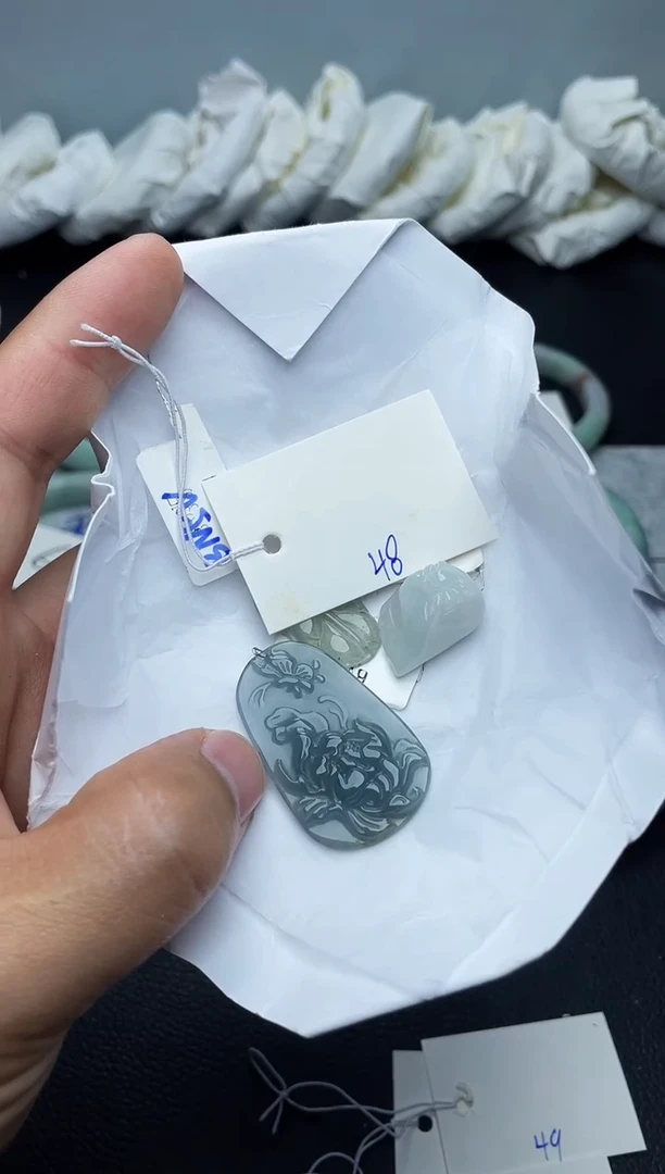 未镶嵌手镯翡翠48