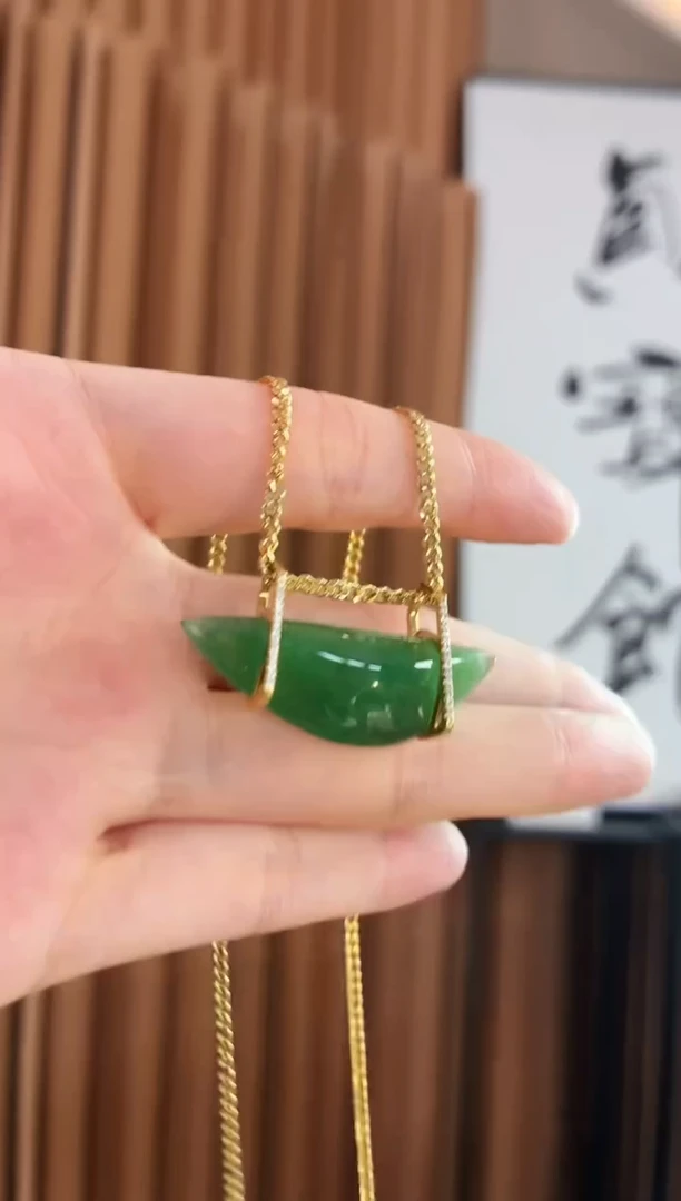 吊坠(不含链)18K金镶嵌翡翠吊坠