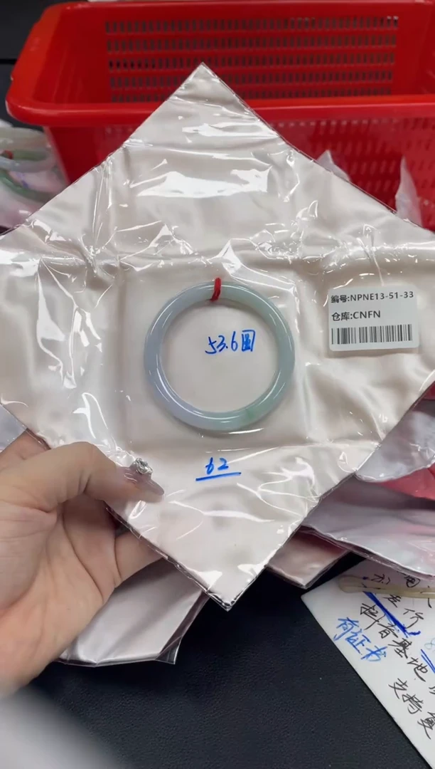 未镶嵌手镯翡翠翡翠手镯