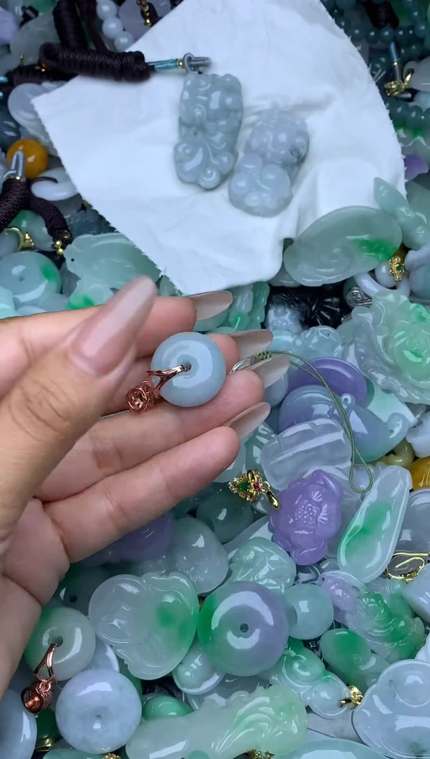 翡翠未镶嵌颈饰天然缅甸翡翠吊坠