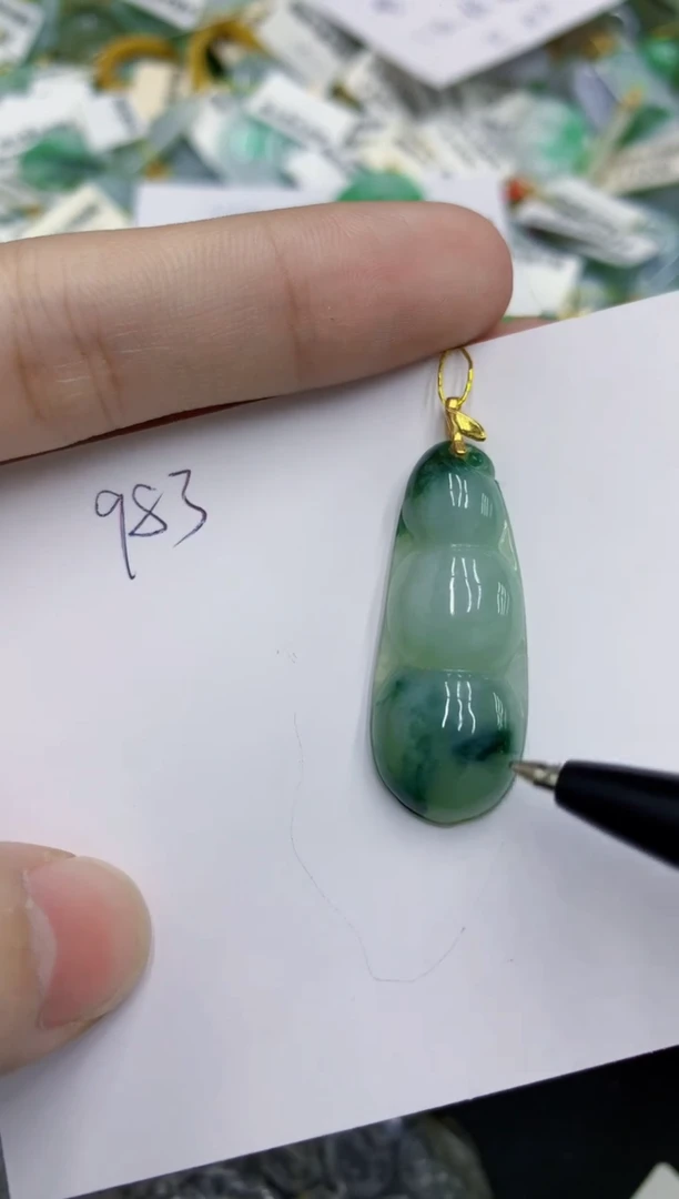 颈饰未镶嵌翡翠 翡翠